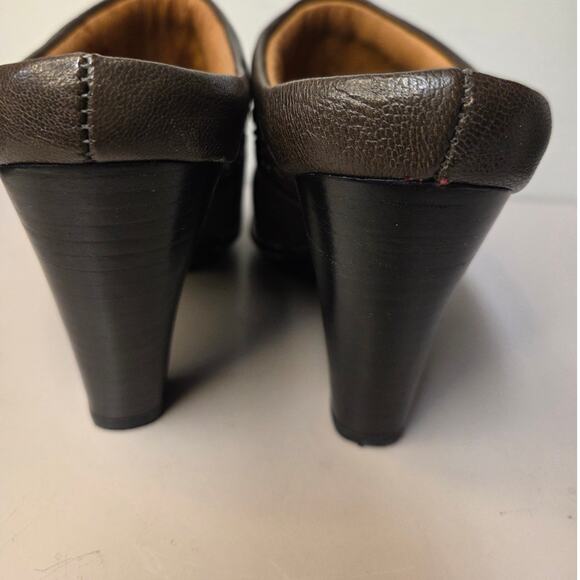 Sofft High Heels Clogs Mules Shoes Sz 8M Dark Olive. Black Heel and Nickel Studs - Picture 12 of 16